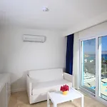 Bellazure منتجع 4*