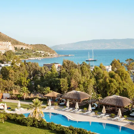 Bellazure リゾート 4*