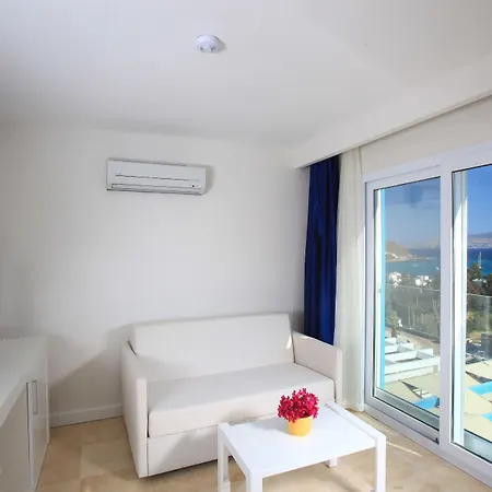 Bellazure منتجع 4*